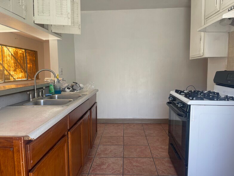 More Photos Of 5609-5613 E Beverly Blvd, East Los Angeles Storefront Retail Residential For Sale