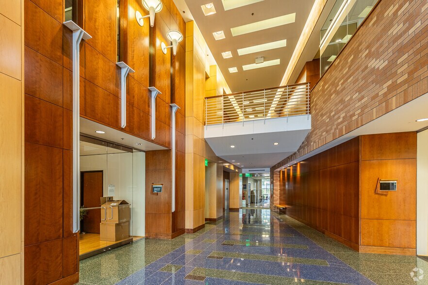 More Photos Of 6500 S Macadam Ave, Portland Office For Lease