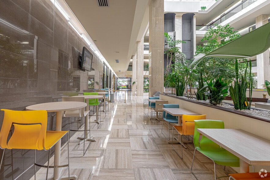 More Photos Of 1515 N Federal Hwy, Boca Raton Coworking Space