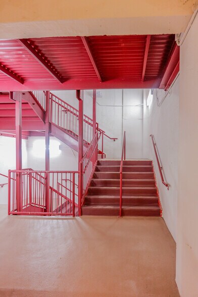 More Photos Of 1720 Harrison St, Hollywood Office Residential For Sale