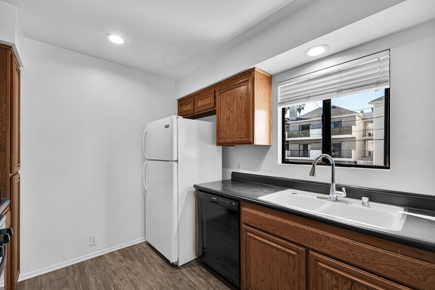 More Photos Of 1236 21st St, Santa Monica Apartments For Sale