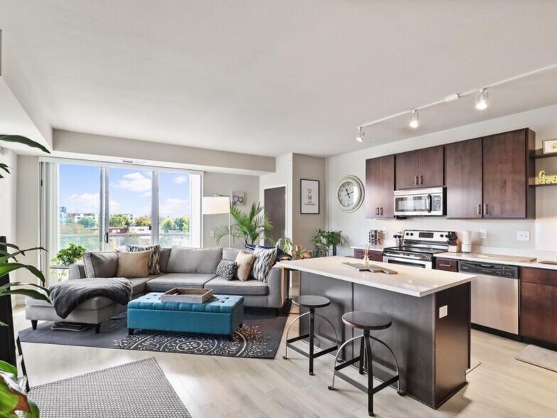 More Photos Of 2922 Aldrich Ave S, Minneapolis Apartments For Lease