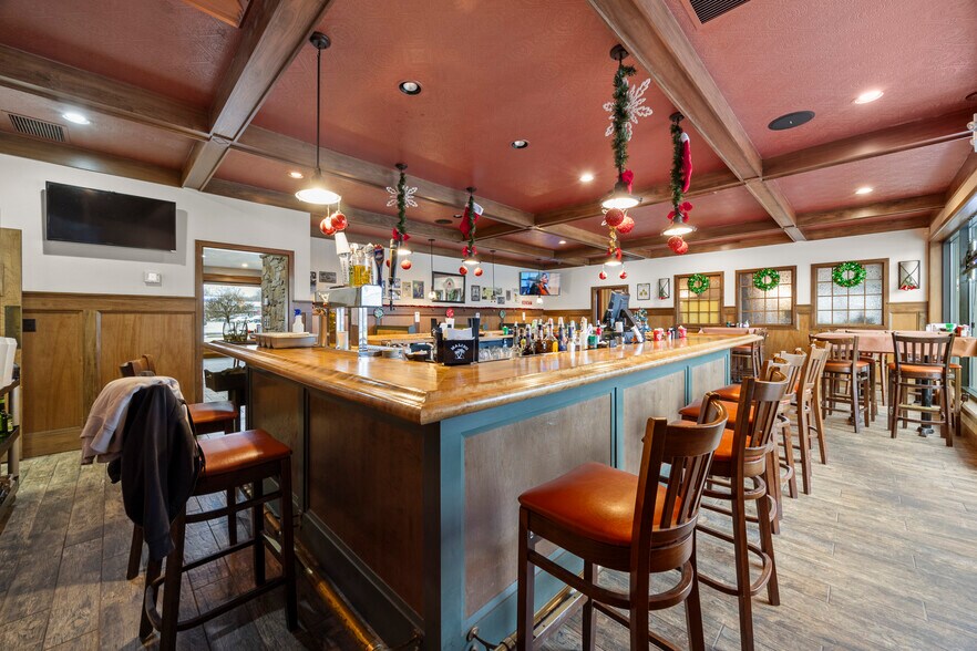 More Photos Of 4415 Liberty Ave, Vermilion General Retail For Sale