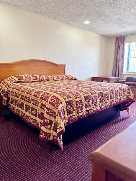 More Photos Of 990 Avenue K, Marrero Hotel For Sale