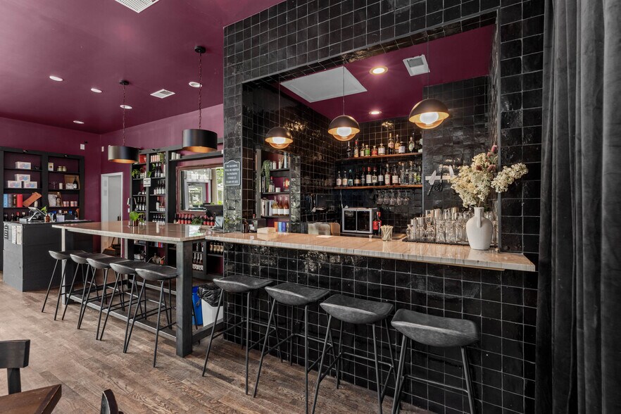 More Photos Of 442 High St, Lyons Restaurant For Sale