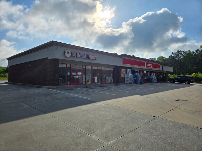 More Photos Of 5775 Phil Niekro Blvd, Flowery Branch Service Station For Lease