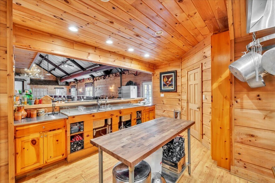 More Photos Of 2079 Highway 85, Senoia Specialty For Sale