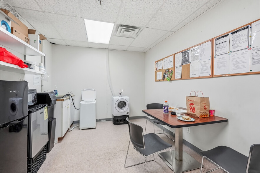 More Photos Of 950 Colwell Ln, Conshohocken Warehouse For Lease