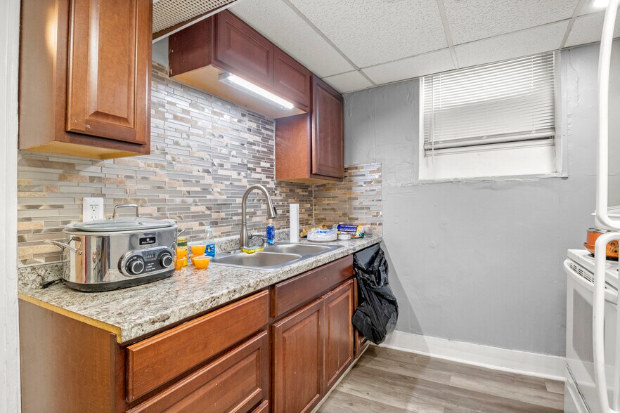 More Photos Of 1205 Garfield Ave, Lincoln Park Apartments For Sale
