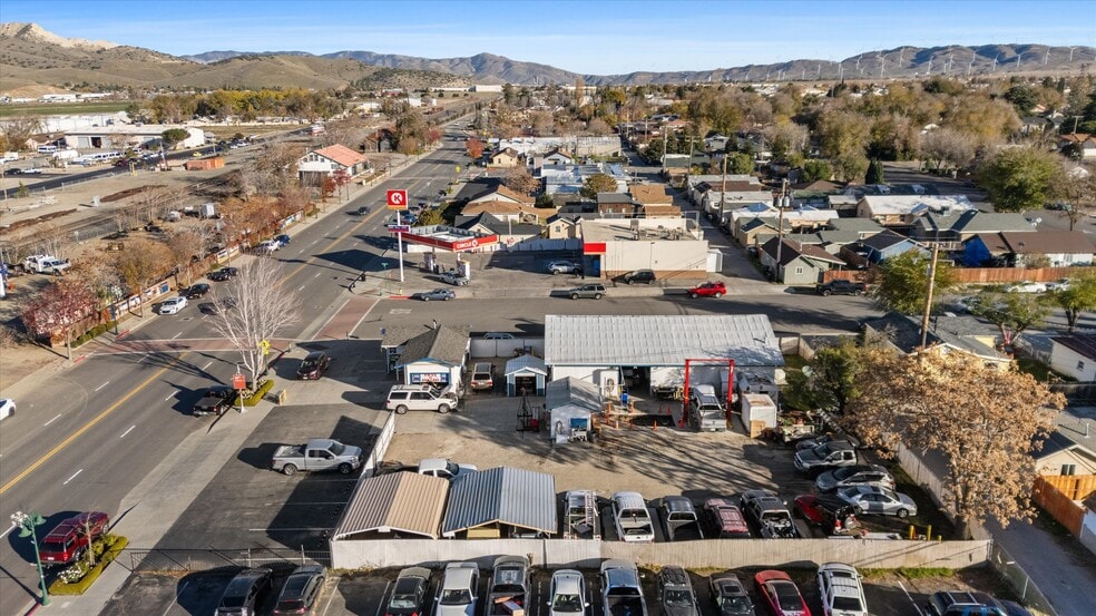 More Photos Of 230 E Tehachapi Blvd, Tehachapi General Retail For Sale