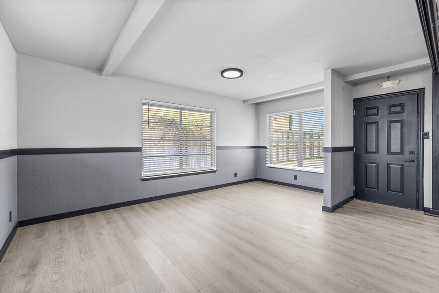 More Photos Of 1612 Pecan Blvd, McAllen Freestanding For Sale