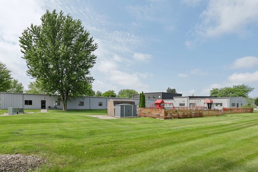 More Photos Of 1001 Arboretum Dr, Waunakee Flex For Lease