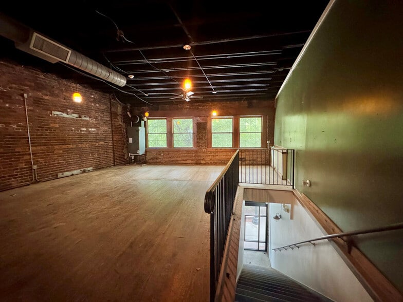More Photos Of 606-608 S Main St, Greenville Storefront Retail Office For Lease