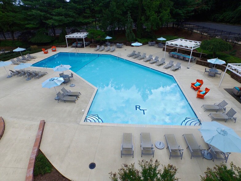 More Photos Of 1001-1003 Easton Rd, Willow Grove Apartments For Lease