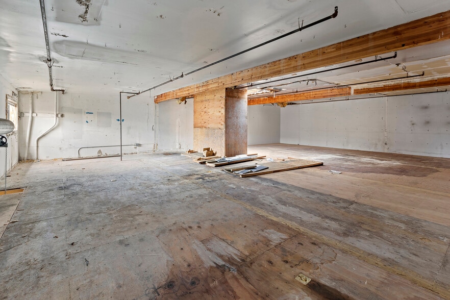 More Photos Of 1190A Shafter Ave, San Francisco Warehouse For Sale