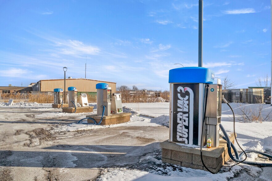More Photos Of 8858 N Telegraph Rd, Newport Carwash For Sale