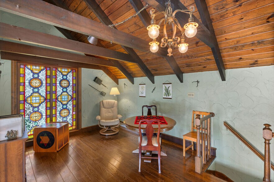 More Photos Of 40 Hospital Rd, Gettysburg Hotel For Sale