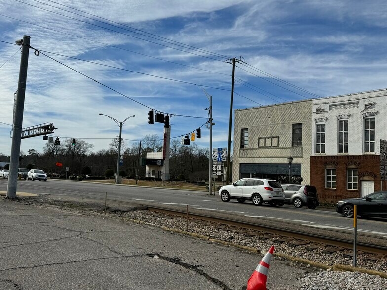 More Photos Of 102 Saint Joseph Ave, Brewton Storefront Retail Residential For Sale