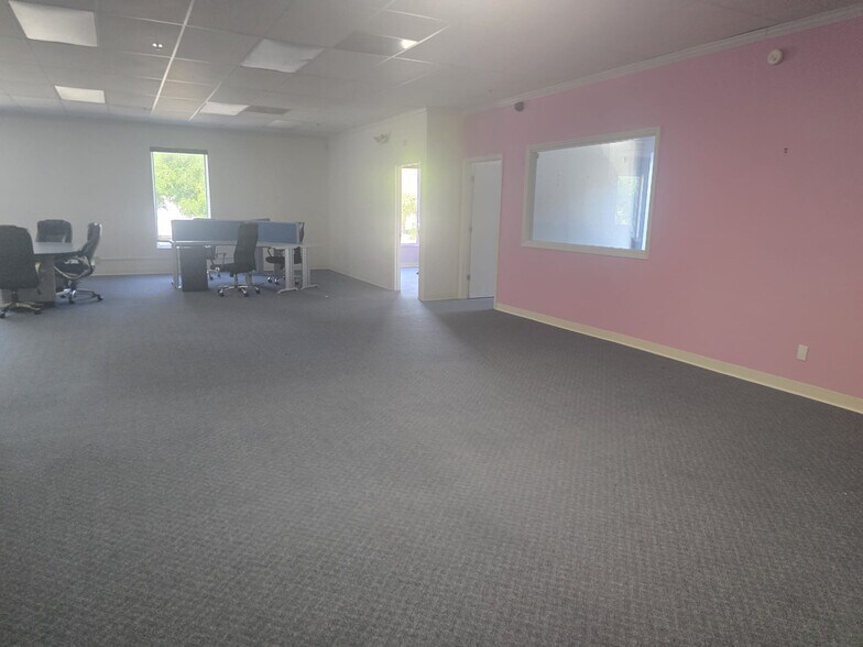 More Photos Of 107 Commerce St, Lake Mary Flex For Sale