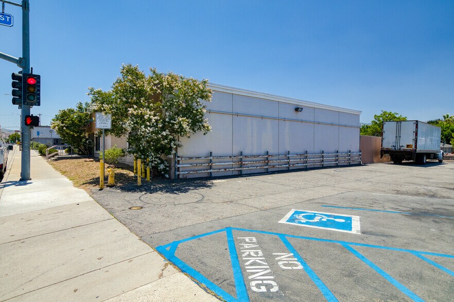 More Photos Of , Santa Clarita Office For Sale