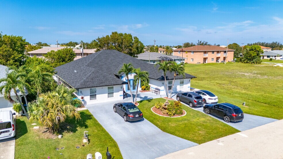 More Photos Of 4614-4616 SW 7th Pl, Cape Coral Assisted Living For Sale