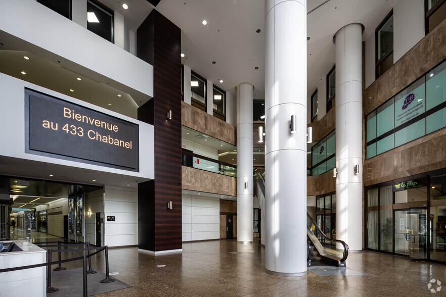 More Photos Of 433 Rue Chabanel O, Montréal Office For Lease