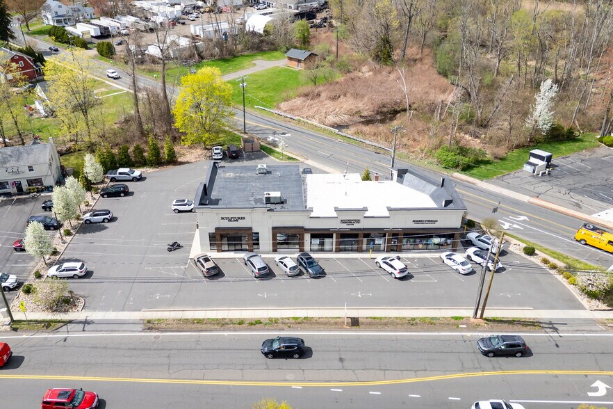 More Photos Of 474 N Main St, Southington Storefront For Lease