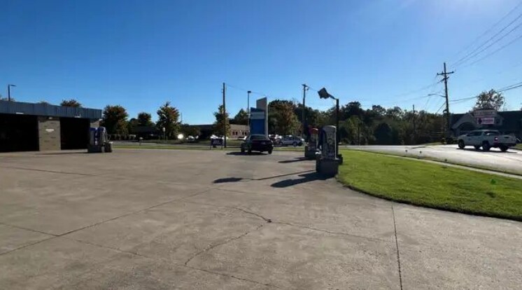 More Photos Of 3108 Blackiston Mill Rd, New Albany Carwash For Sale