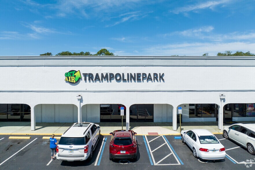 More Photos Of 1472-1592 Highway 17, Orange Park Unknown For Lease