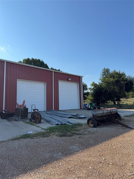 More Photos Of 6917 Orilla Ln, Fort Worth Warehouse For Lease