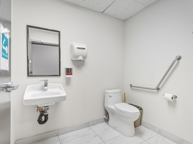 More Photos Of 488 Kingsway, Vancouver Apartments For Sale