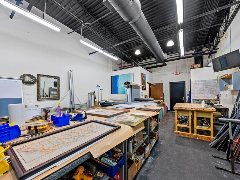 More Photos Of 1829 Hendersonville Rd, Asheville Unknown For Lease