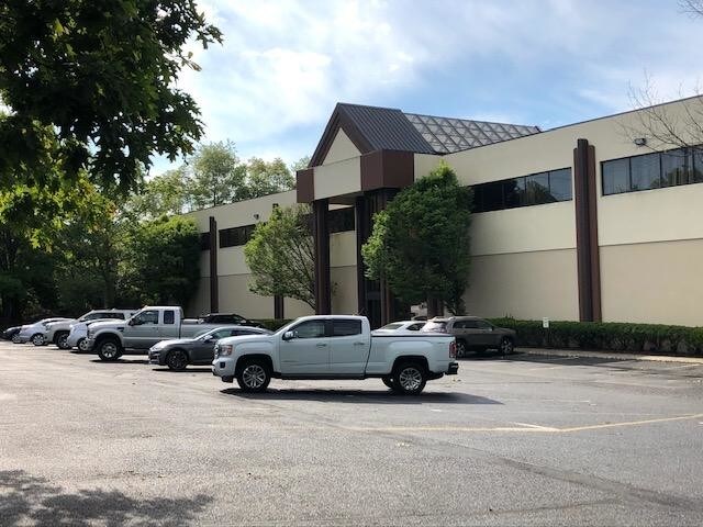 More Photos Of 151 Highway 33, Manalapan Township Office For Lease