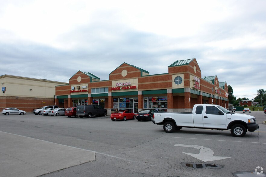 More Photos Of 215-305 E Lewis & Clark Pky, Clarksville Storefront For Lease
