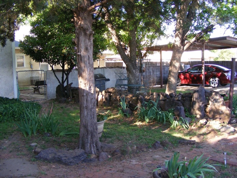 More Photos Of 306 W Aspen Ave, Crosbyton Hotel For Sale