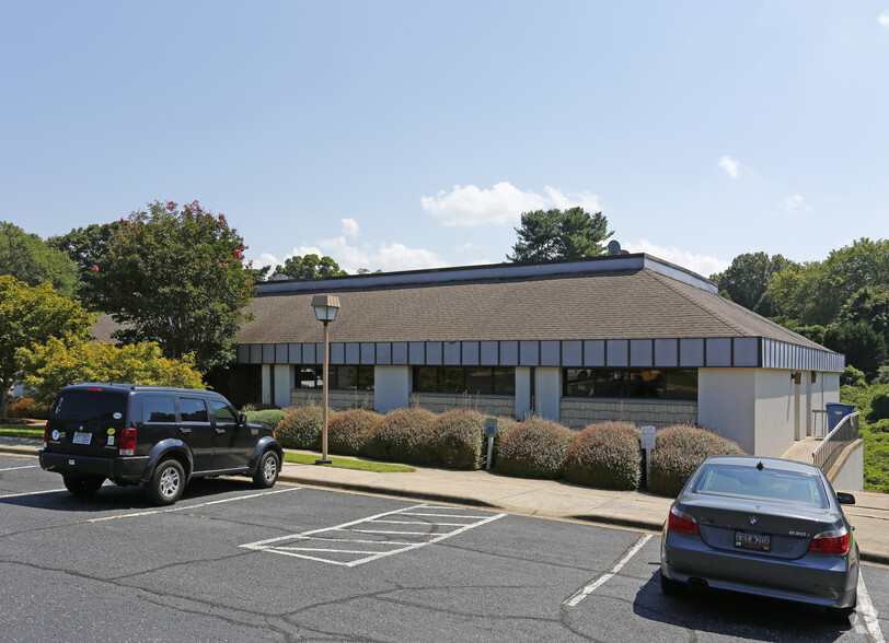 Primary Photo Of 231 13th Avenue Pl NW, Hickory Medical For Sale