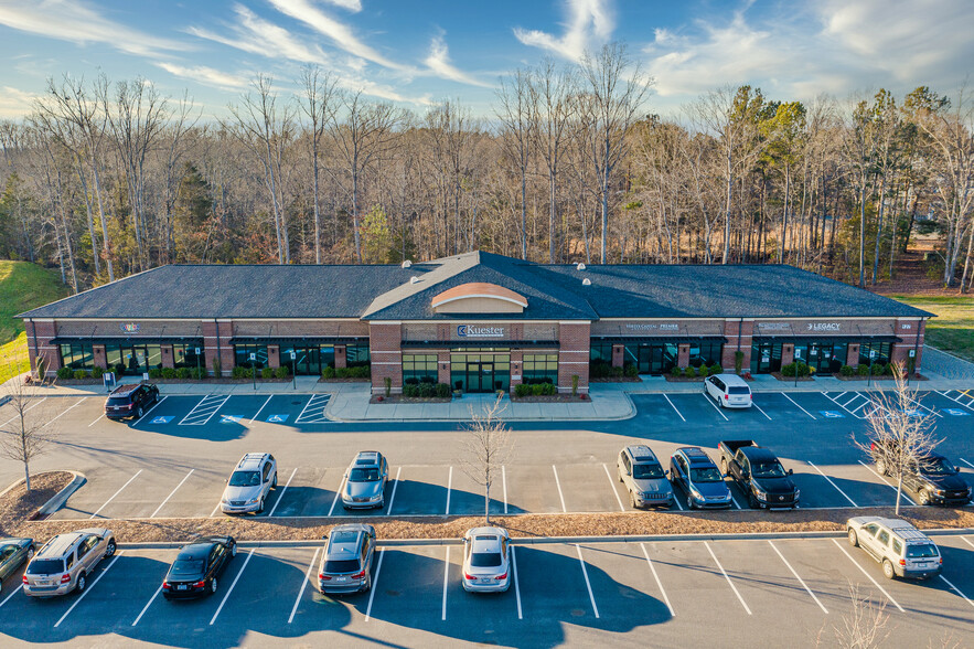 Primary Photo Of 127 Ben Casey Dr, Fort Mill Medical For Lease