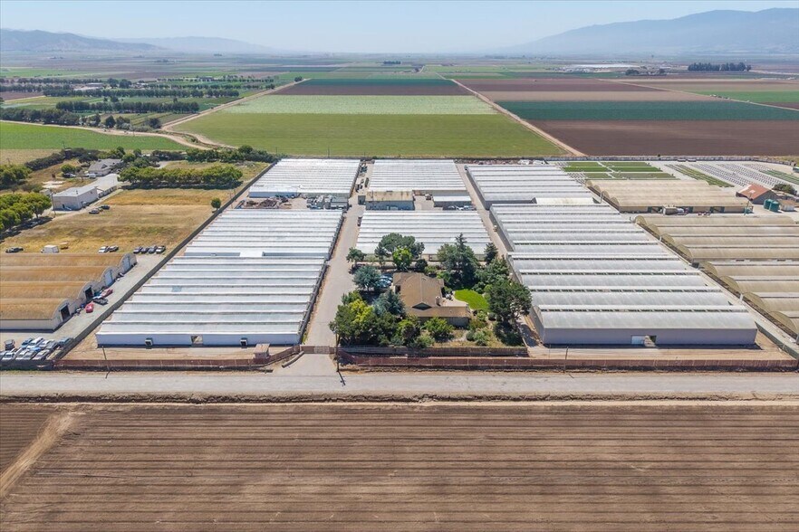 More Photos Of 23820 Potter Rd, Salinas Contractor Storage Yard For Sale