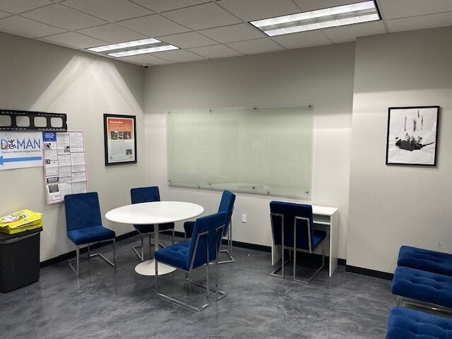 More Photos Of 3500 W 11 Mile Rd, Berkley Light Manufacturing For Lease