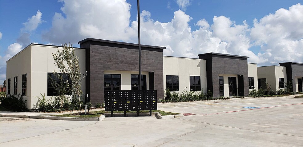 More Photos Of 8118 Fry Rd, Cypress Unknown For Lease