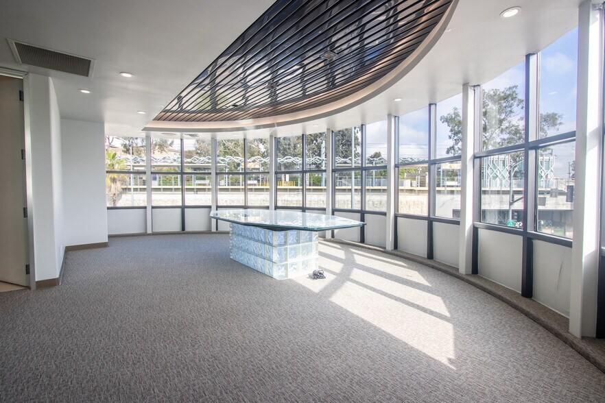 More Photos Of 10020 National Blvd, Los Angeles Loft Creative Space For Sale