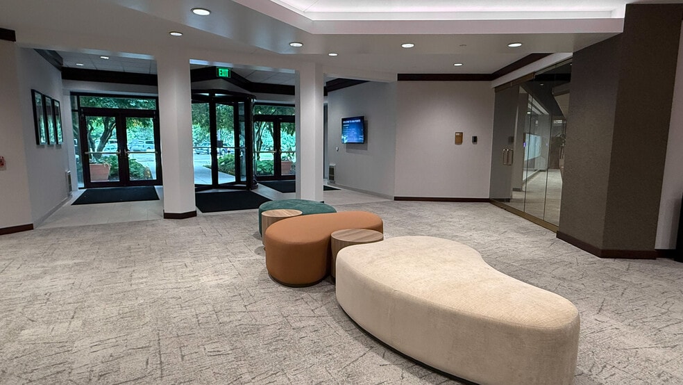 More Photos Of 1200 N Mayfair Rd, Wauwatosa Office For Lease