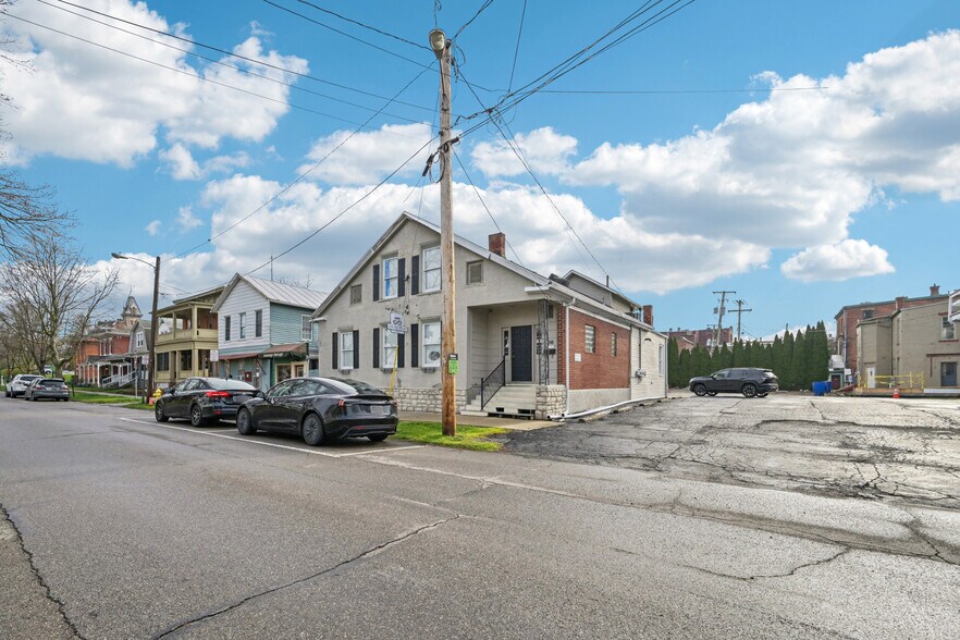 More Photos Of 56 N Franklin St, Delaware Freestanding For Sale