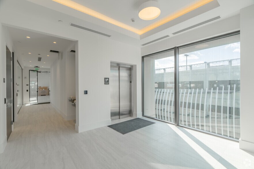 More Photos Of 151 Las Olas Cir, Fort Lauderdale Freestanding For Lease