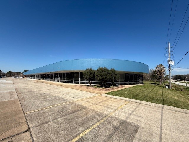 More Photos Of 2530 Old Louetta Loop, Spring Warehouse For Lease