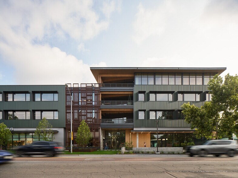 More Photos Of 2422 E 7th St, Austin Office For Lease