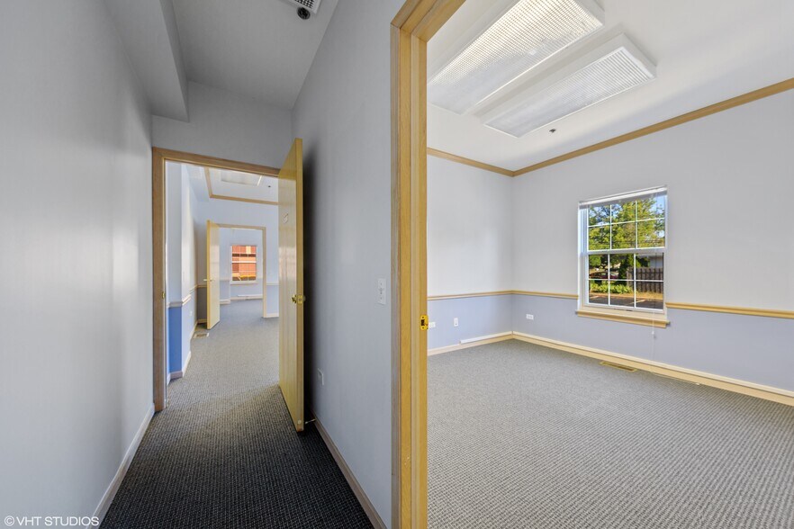 More Photos Of 27W140 Roosevelt Rd, Winfield Medical For Lease