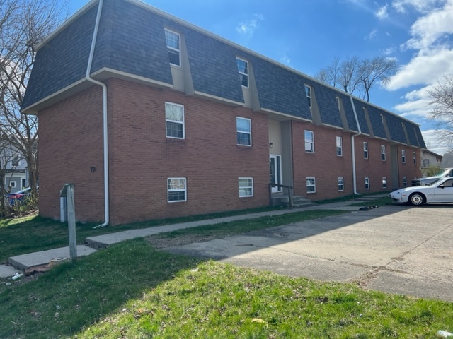 Primary Photo Of 701 S 14th St, New Castle Apartments For Sale