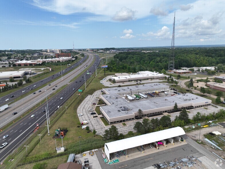 More Photos Of 4400 Renaissance Pky, Warrensville Heights Showroom For Lease