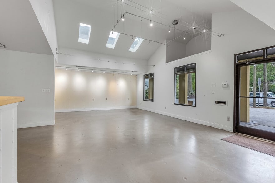 More Photos Of 478 Boulevard SE, Atlanta General Retail For Lease